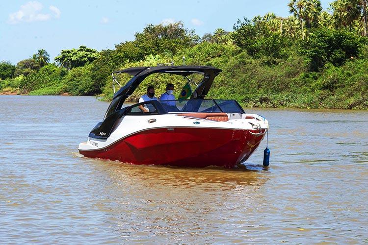 NX 250 - LANCHA PARA 11 PESSOAS